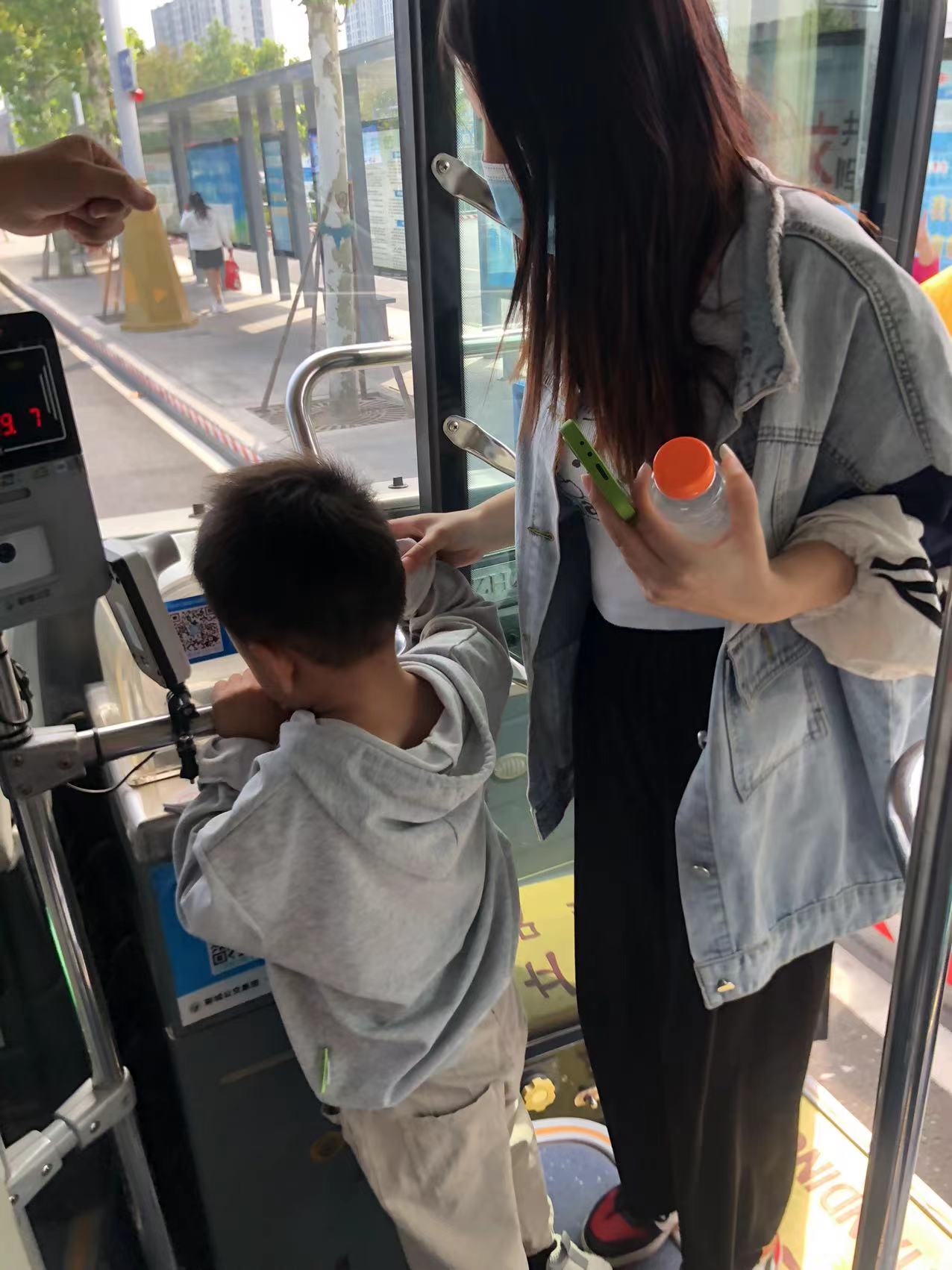 小事情，大学问---坐公交车